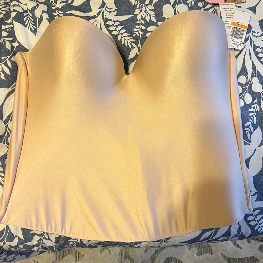 Low back strapless bra